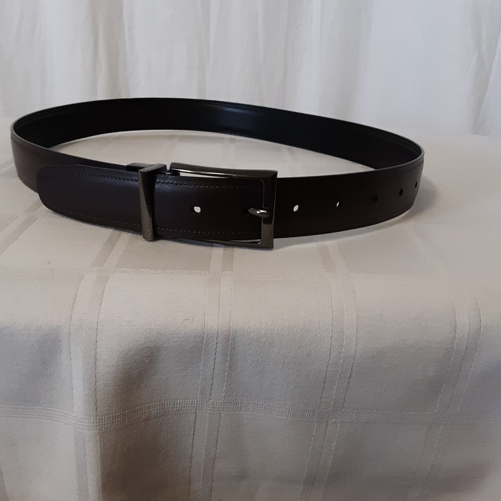 Leather Perry Ellis belt sz 32